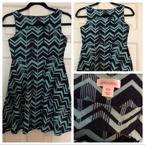 5/$20 Cute fit and flate mini dress